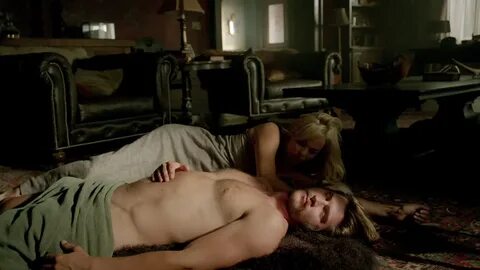 ausCAPS: Greyston Holt nude in Bitten 1-09 "Vengeance"