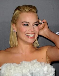 Margot Robbie armpits - Gorgeous armpits ✅ - Wikiarmpit