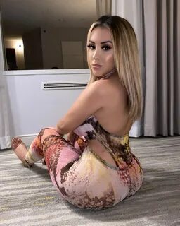 Lupe Ramos - Glamour Model - Bio, Wiki, Facts, Age, Height, 