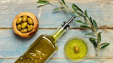 Az olívaolaj az olívafa terméséből kisajtolt olaj. 