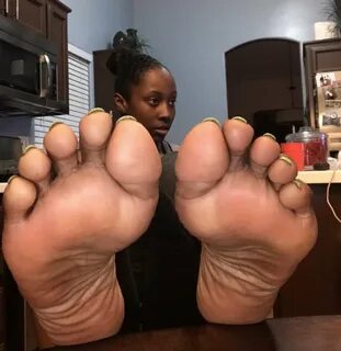 Unreal thick wrinkled high arched ebony soles from waveysolezz. 