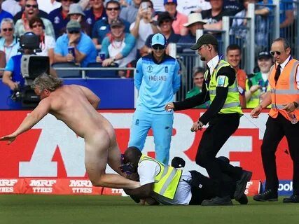 Excruciating end for World Cup streaker Daily Examiner