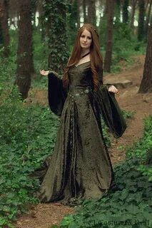 Celtic princess green velvet costume Medieval by CostureroRe