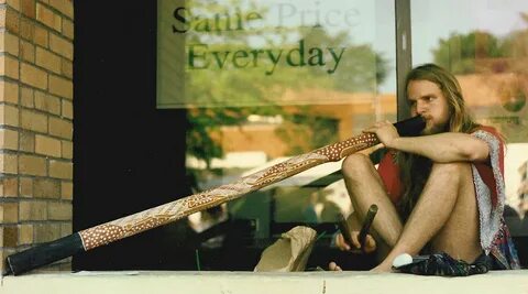 File:Didgeridoo - U. Dist Street Fair 1993 - 2.jpg - Wikimed