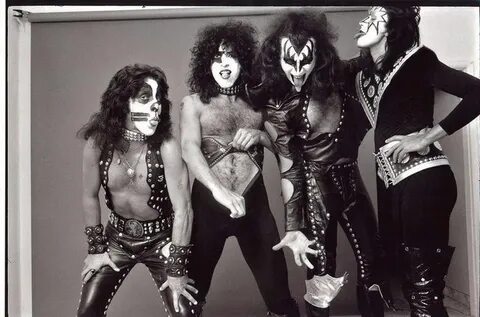 Pin on KISS - Hotter Than Hell