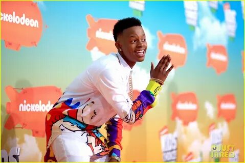 Silento's Kids' Choice Awards 2016 Performance Video - Watch