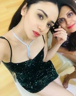 Amruta khanvilkar hot photos - Naughty Actress