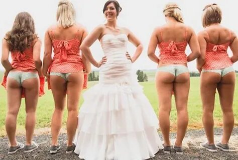 The weirdest bridesmaids photos of all time