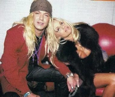 Tagged Bret Michaels and Pamela Anderson - FamousFix