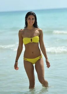 Leilani Dowding in Bikini at the Miami Beach - HawtCelebs