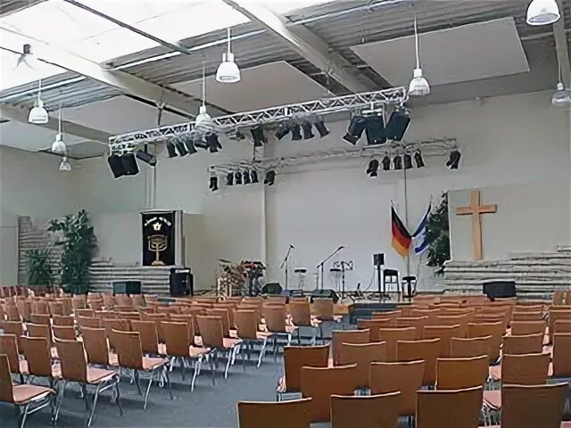 Ficheiro:Ravensburg Freie Christengemeinde Saal.jpg - Wikipé