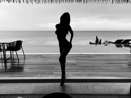 EMILY RATAJKOWSKI in Bikini - Instagram Photos 12/01/2019 - 