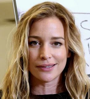 Piper Perabo books stage return Young Hollywood