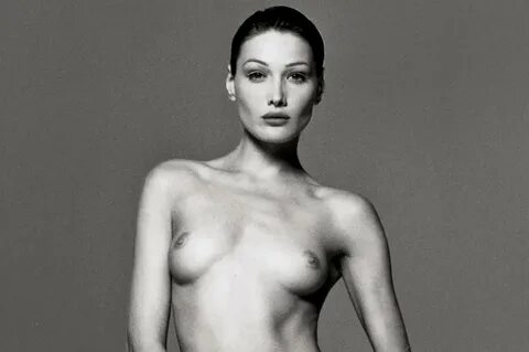 Francja: Carla Bruni na wakacjach