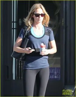 Emily Blunt Has a West Hollywood Salon Day!: Photo 2898797 E