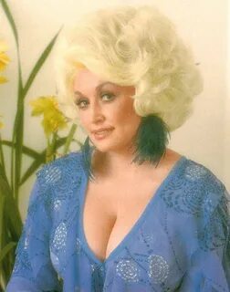 49 Hot Boobs Pictures of Dolly Parton Sexy Cleavage Pics - M