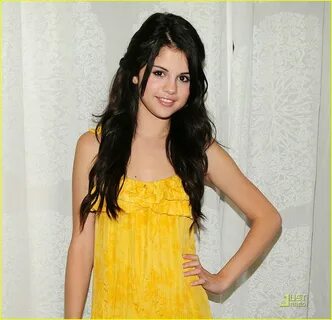 Selena Gomez: Hello Yellow!: Photo 1307741 Pictures Just Jar