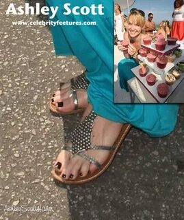 Ashley Scott's Feet wikiFeet