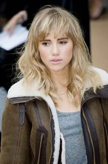 Suki Waterhouse Long hair styles, Hair styles, Hairstyles wi