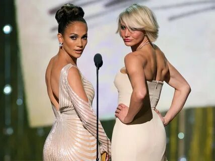Jennifer Lopez's stylist denies she had a 'nip slip