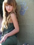 Bella Thorne as Margaux Darling - Sitcoms Online Photo Galle