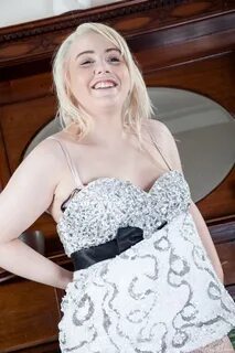 Blonde amateur Jenny Davies doffs her dress and flaunts her 