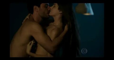 Alex (Rodrigo Lombardi) e Angel (Camila Queiroz) tiveram cen