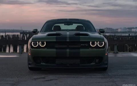 Обои на рабочий стол автомобили Dodge Challenger SRT Hellcat