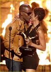 Halle Berry & Jamie Foxx: Kissing Commotion: Photo 1957121 H