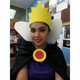 DIY Evil Queen Costume "Magic Mirror on the wall...who's the