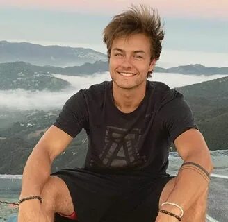 Pin by Jon Anderson on Peyton Meyer Peyton meyer, Girl meets