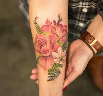 Татуировки на запястье цветные (77 фото)