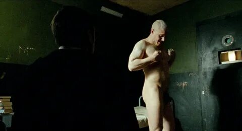 Tom Hardy nudo in "Bronson" (2008) - Nudi al cinema