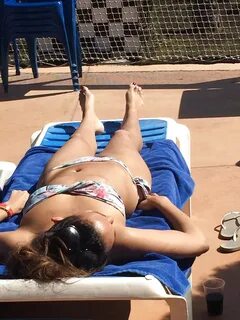 Candid Pool Pics - Hot Feet - Photo #3