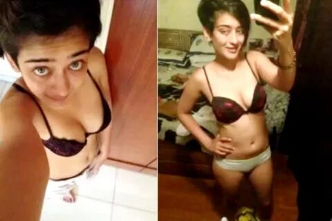 Akshara Haasan Latest Leaked Selfies.