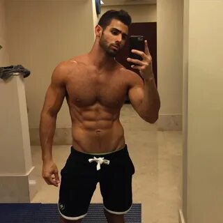 Pablo Hernandez on Twitter Gym guys, Sexy men, Guy selfies