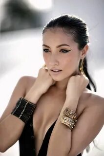 Solenn Heussaff. Painter. Singer. Fashion Designer. Make-Up 