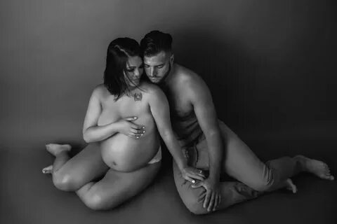 Man Grabs Nude Wife's Boobs In Maternity Photoshoot - Sexy H