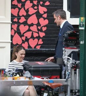 Click to view full size image + Slideshow 0524 - On set with Sutton Foster ...