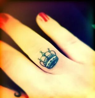 http://tattoomagz.com/crown-tattoos/cute-finger-crown-tattoo