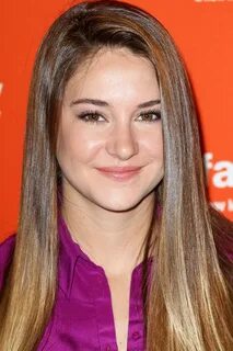 Shailene Woodley Pictures. Hotness Rating = 8.83/10