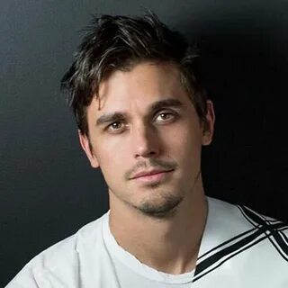 Antoni Porowski's Nighttime Skincare Routine - SkinSpaMED