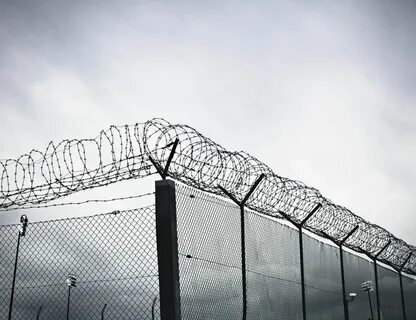 Забор тюрьмы (43 фото) - фото - картинки и рисунки: скачать 