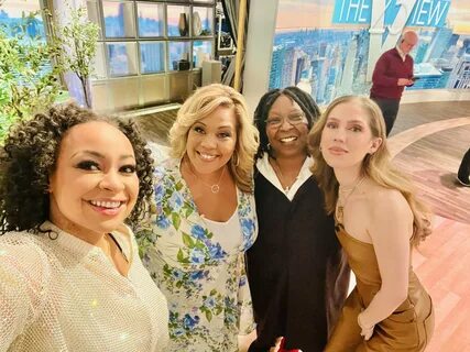 Tara Setmayer 🌻 on Twitter: "Big hugs to the ladies of @TheV