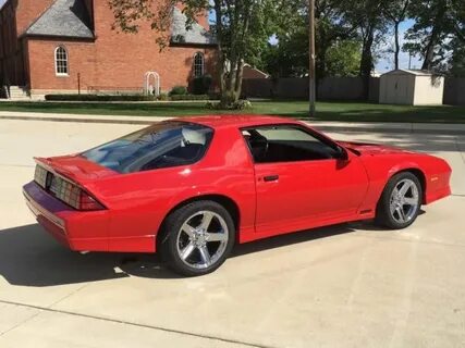 1990 Chevrolet Camaro Iroc Z/28 - 49k miles - New Chrome 18"