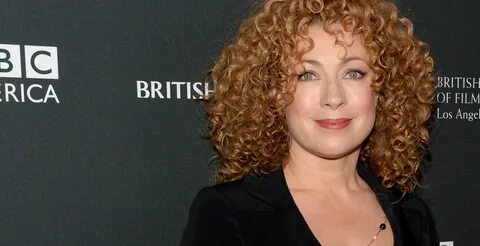 Alex Kingston Bio, Daughter, Spouse, Net Worth, Family, Toda