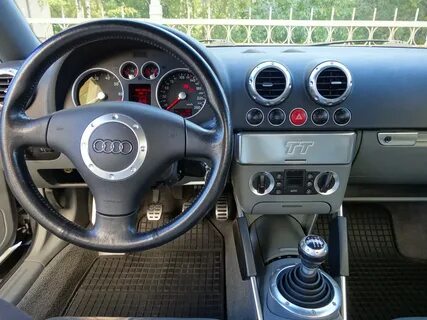 Купить б/у Audi TT I (8N) 1.8 MT (225 л.с.) 4WD бензин механ
