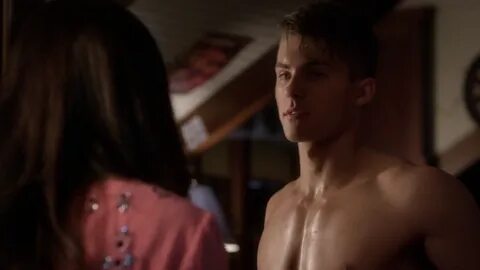 Cody Christian as Mike Montgomery shirtless in Pretty Little