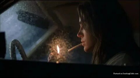 SmokingCelebs.com--Jennifer Connelly smoking cigarettes