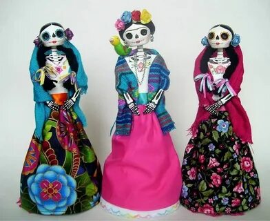 Catrinas de papel mache Day of the dead art, Mexico day of t